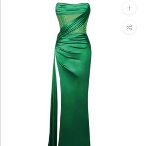 Miss Circle HollyGreen corset gown. Size M. Never worn w/ tags.Em green w/slit.